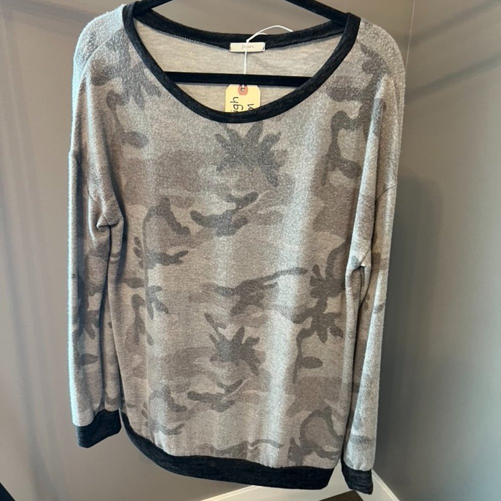 Camo top